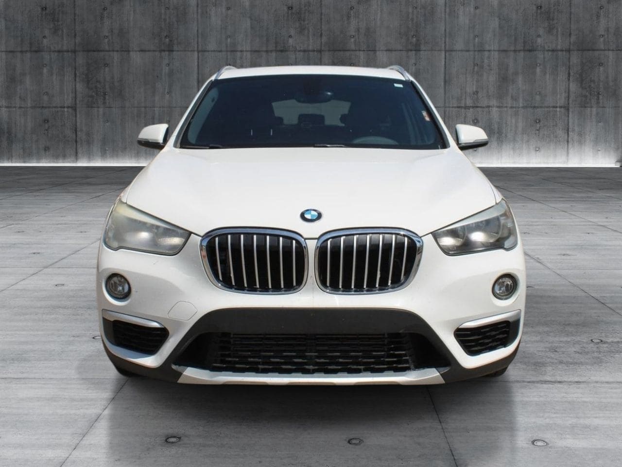 Used 2018 Alpine White BMW sDrive28i image 9