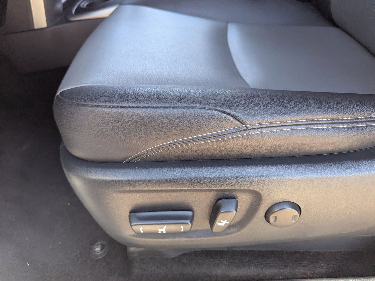 Used 2023 Magnetic Gray Metallic Toyota SR5 Premium image 28