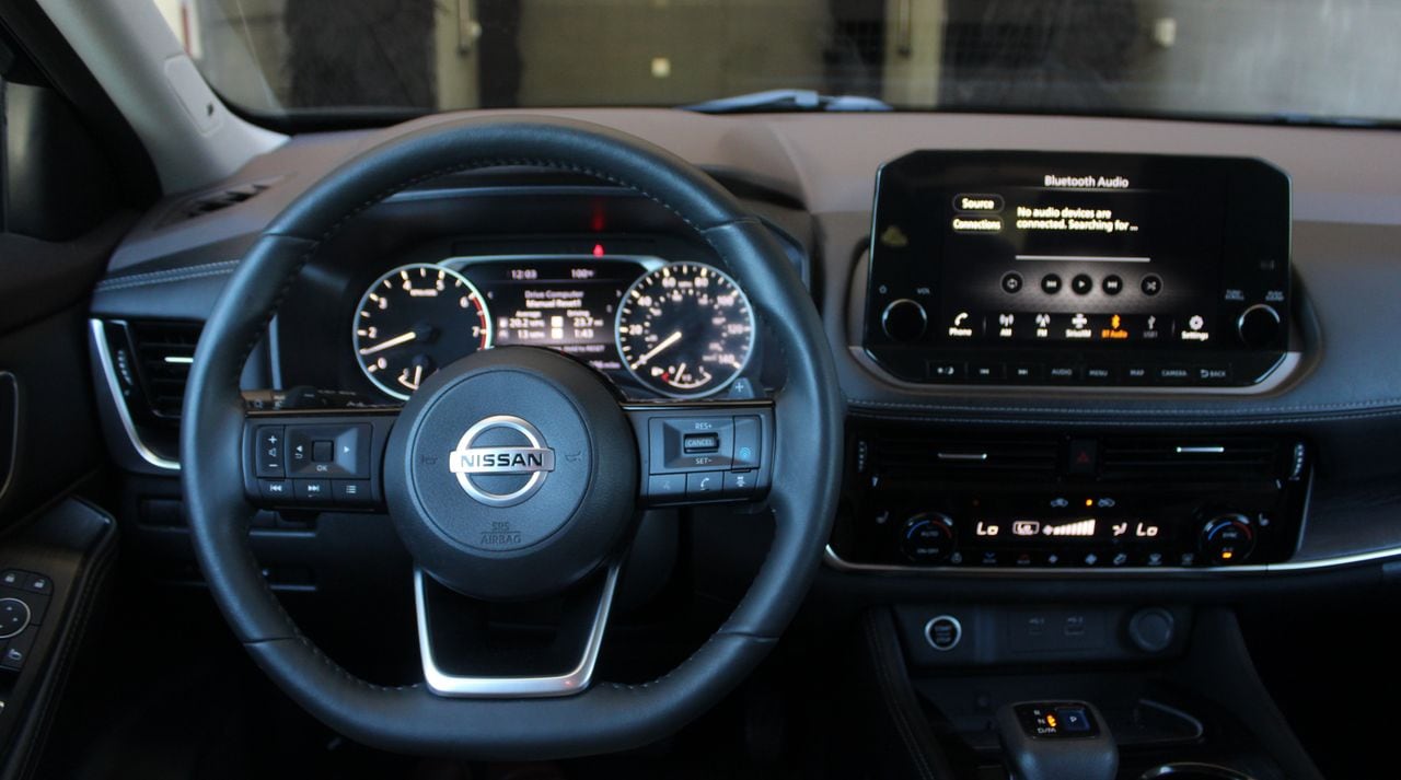 Used 2021 Super Black Nissan SL image 33