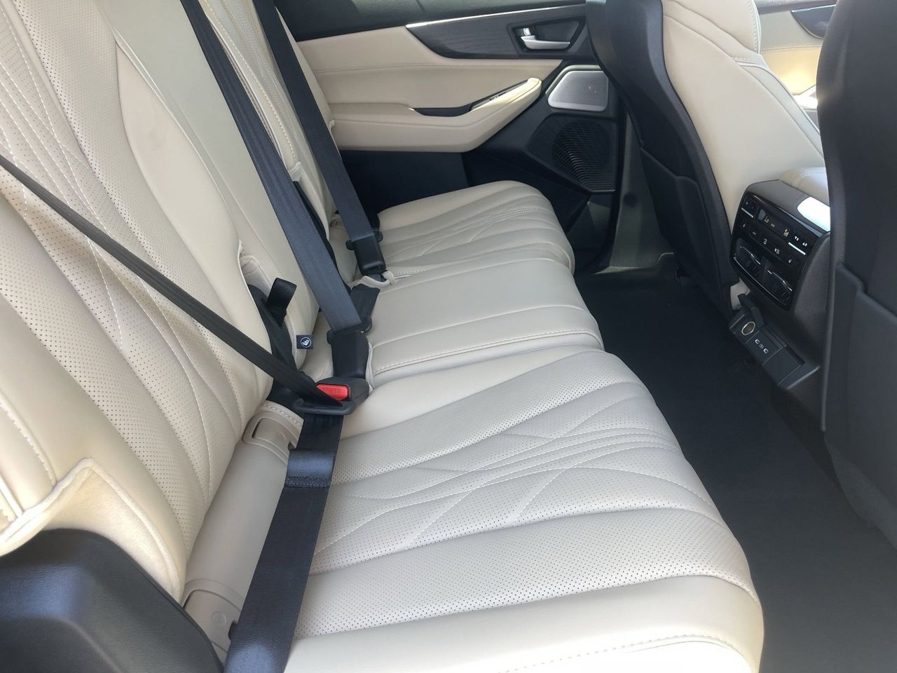 New 2026 Platinum White Pearl Acura SH-AWD Advance Package image 15