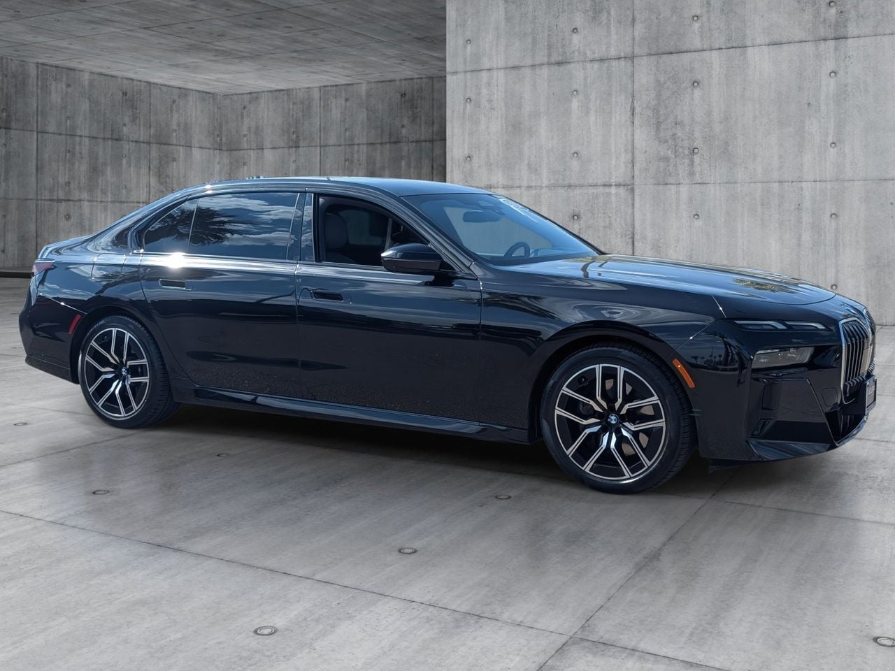 Used 2024 Black Sapphire Metallic BMW 740i image 7