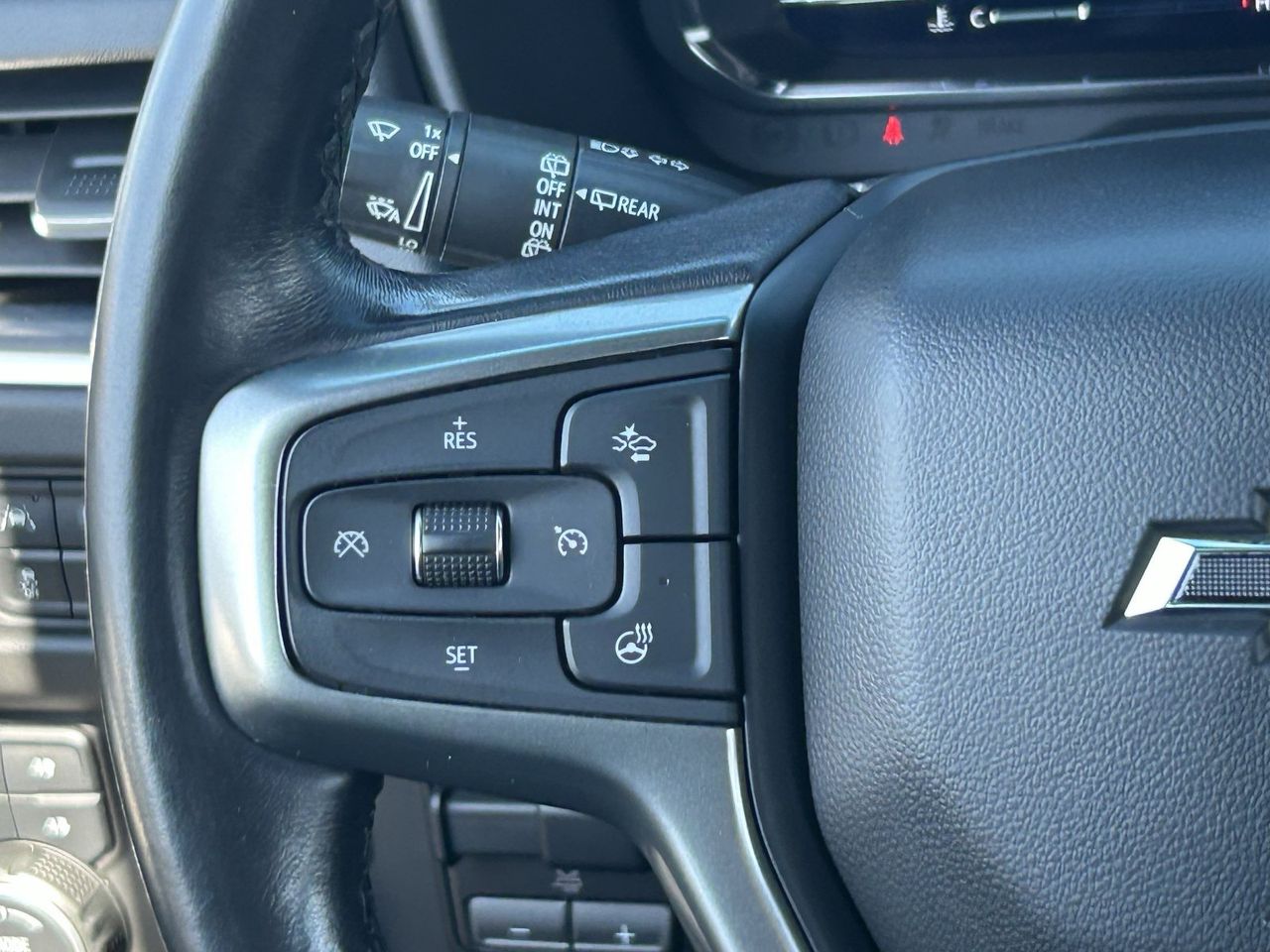 Used 2022 Iridescent Pearl Tricoat Chevrolet Z71 image 25