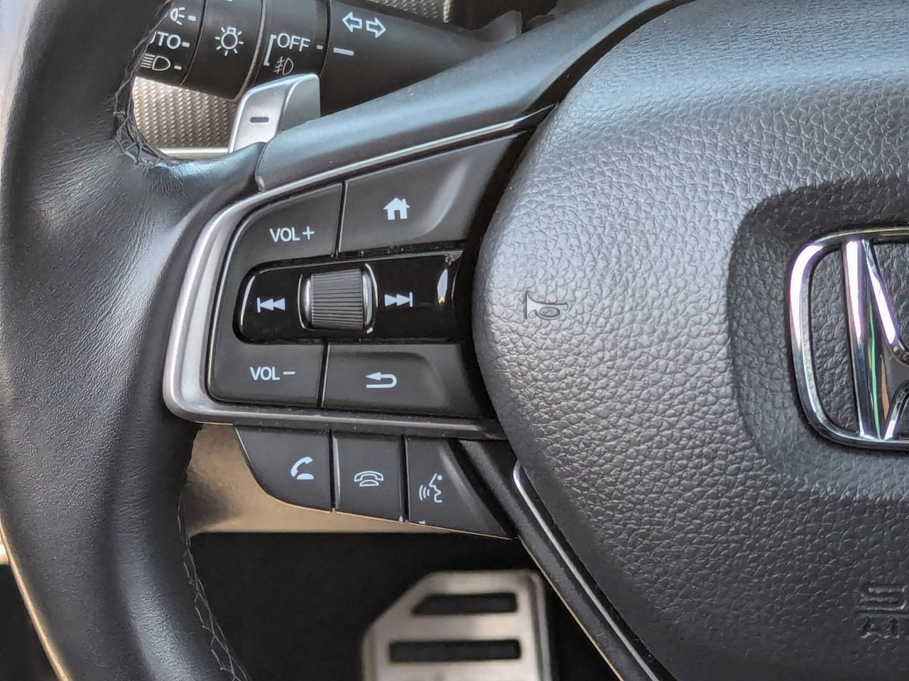 Used 2022 Sonic Gray Pearl Honda Sport image 22