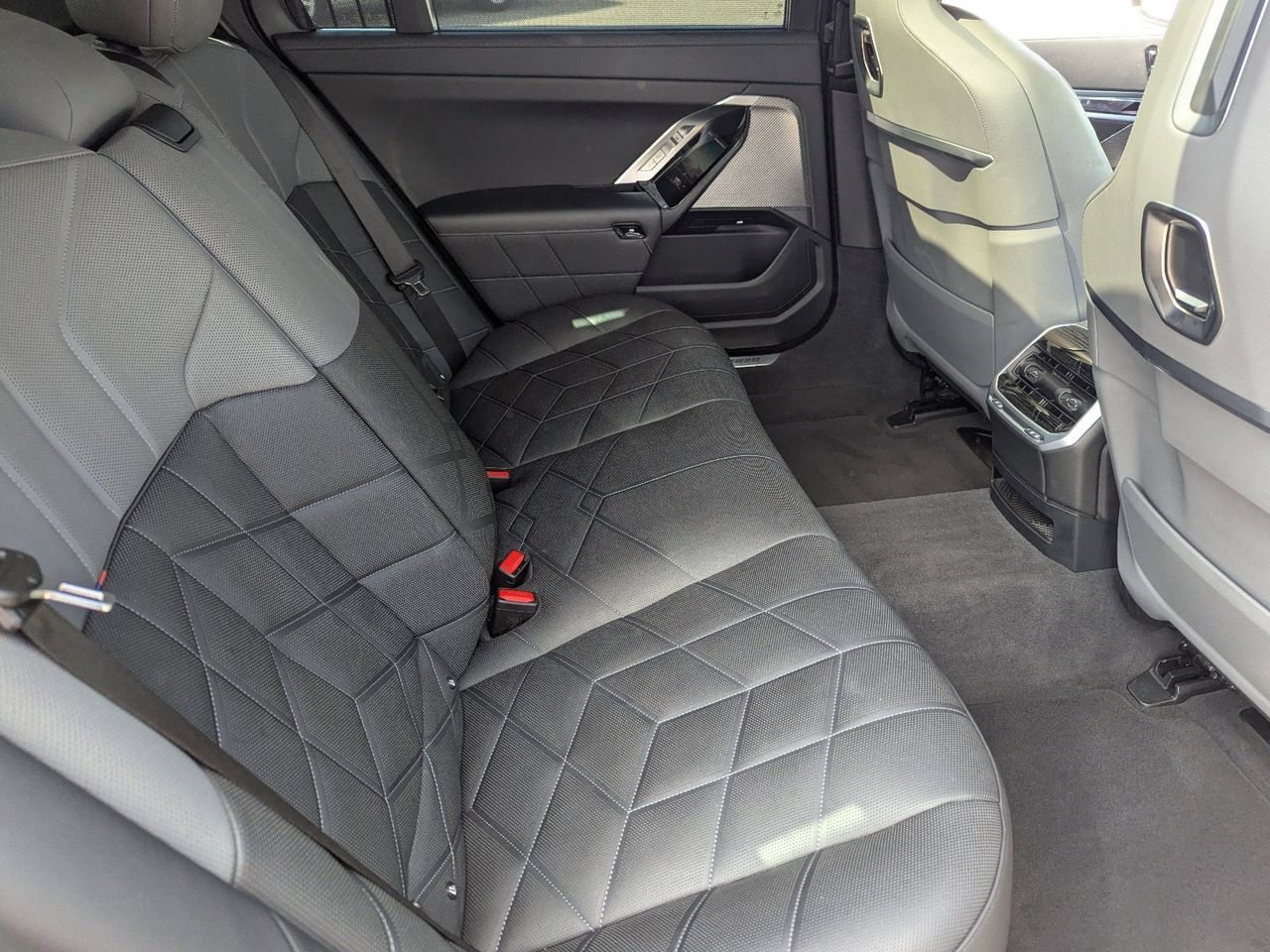 Used 2024 Black Sapphire Metallic BMW 740i image 14