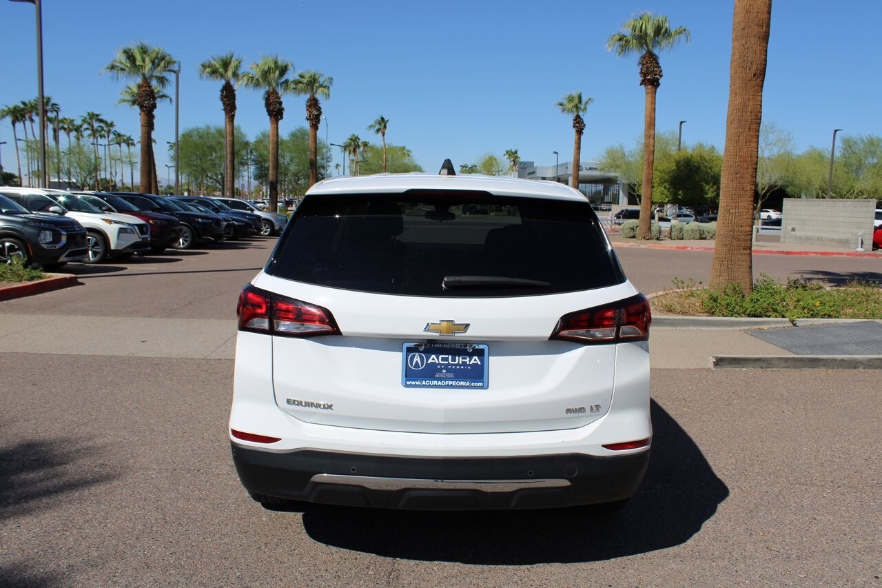 2024 Chevrolet Equinox LT photo 2