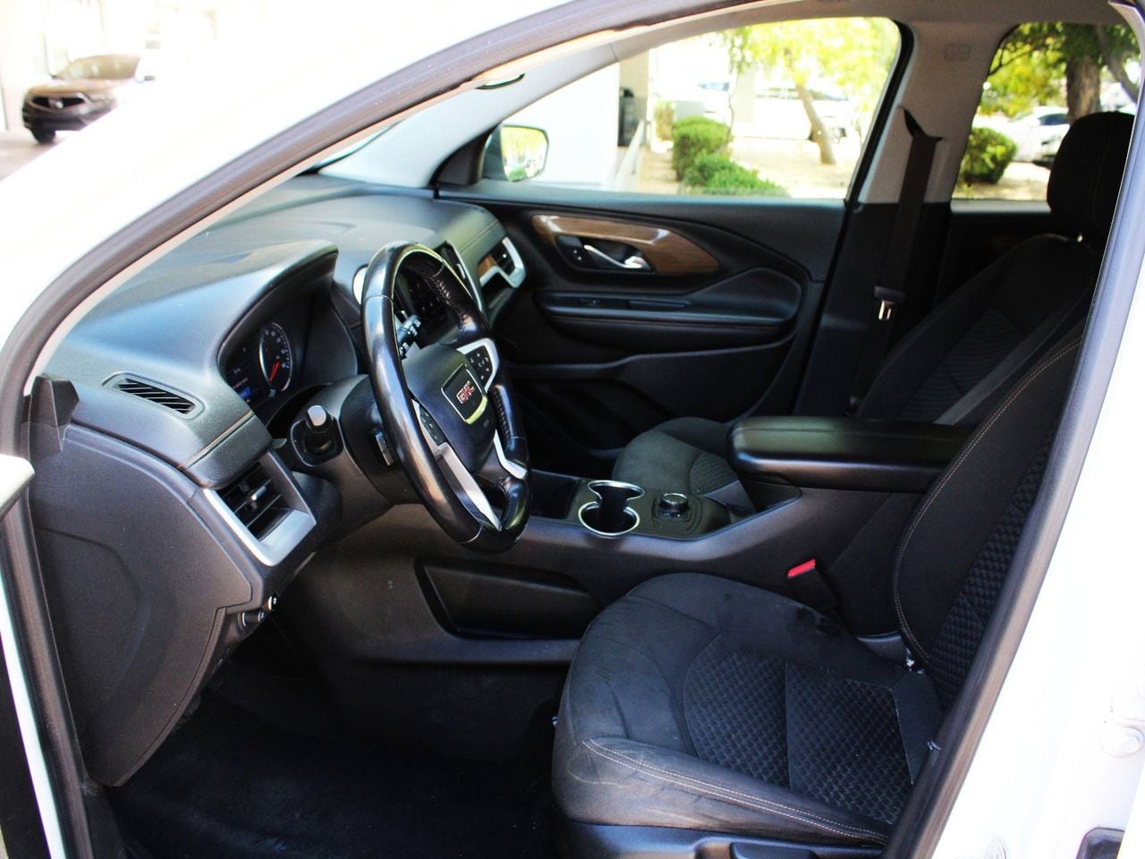 Used 2020 Summit White GMC SLE image 9