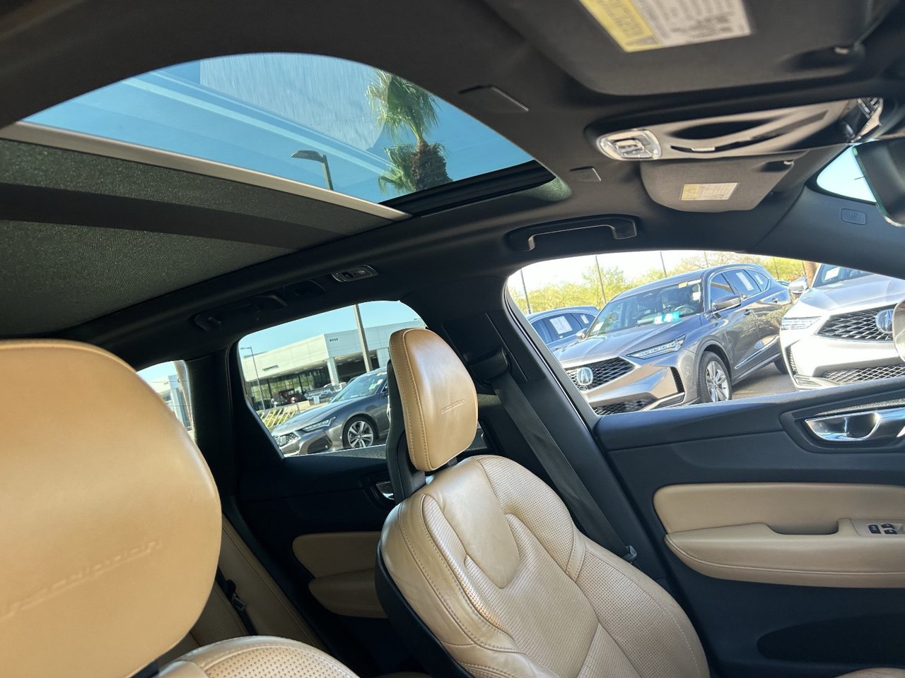 Used 2018 Pine Gray Metallic Volvo T6 Inscription image 11