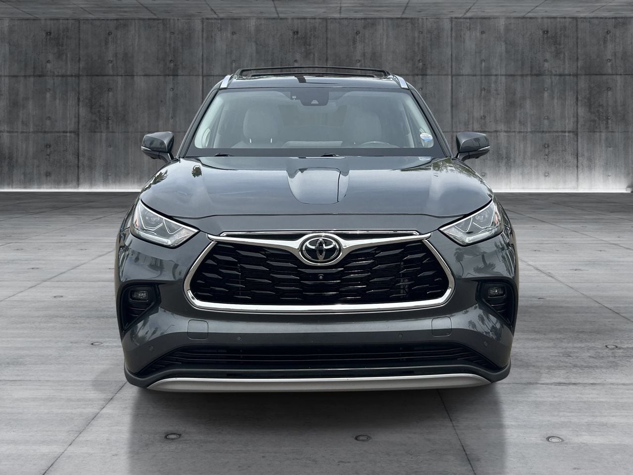 Used 2023 Magnetic Gray Metallic Toyota Platinum image 8