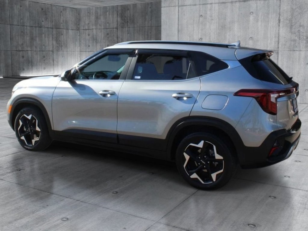 Used 2024 Kia Seltos EX SUV