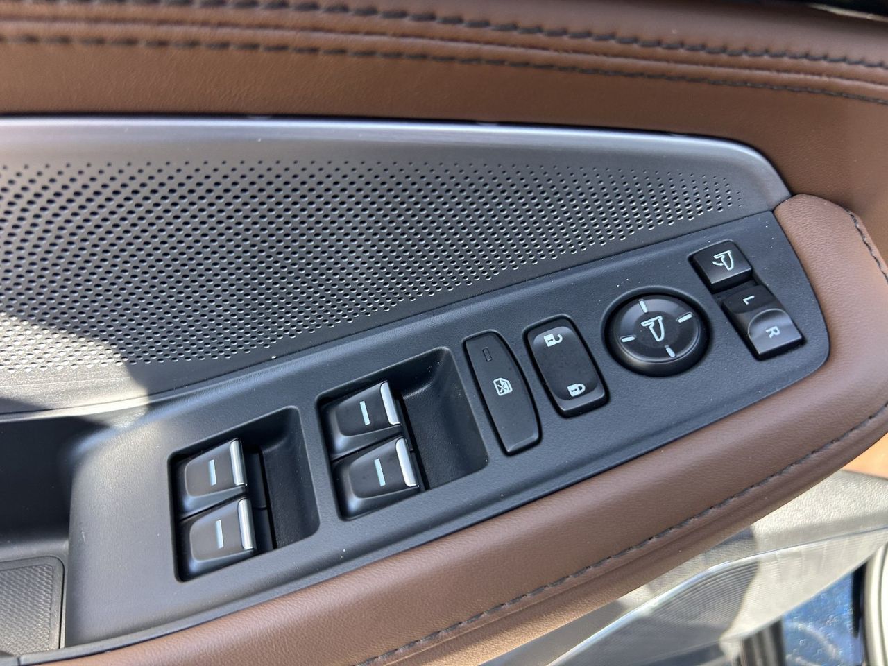 New 2026 Majestic Black Pearl Acura SH-AWD Advance Package image 31
