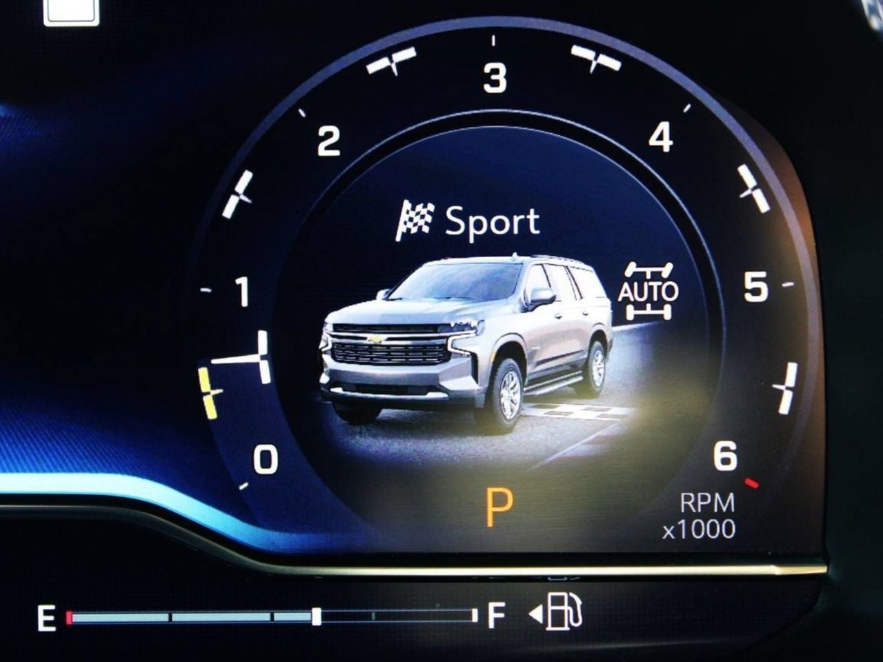 Used 2022 Iridescent Pearl Tricoat Chevrolet Z71 image 36