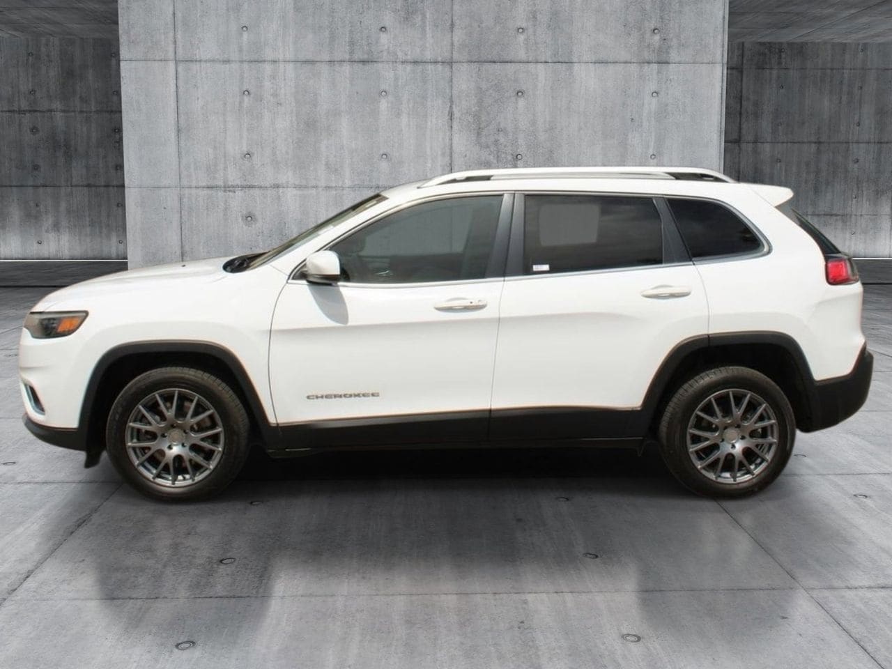 Used 2020 Bright White Clearcoat Jeep Limited image 2