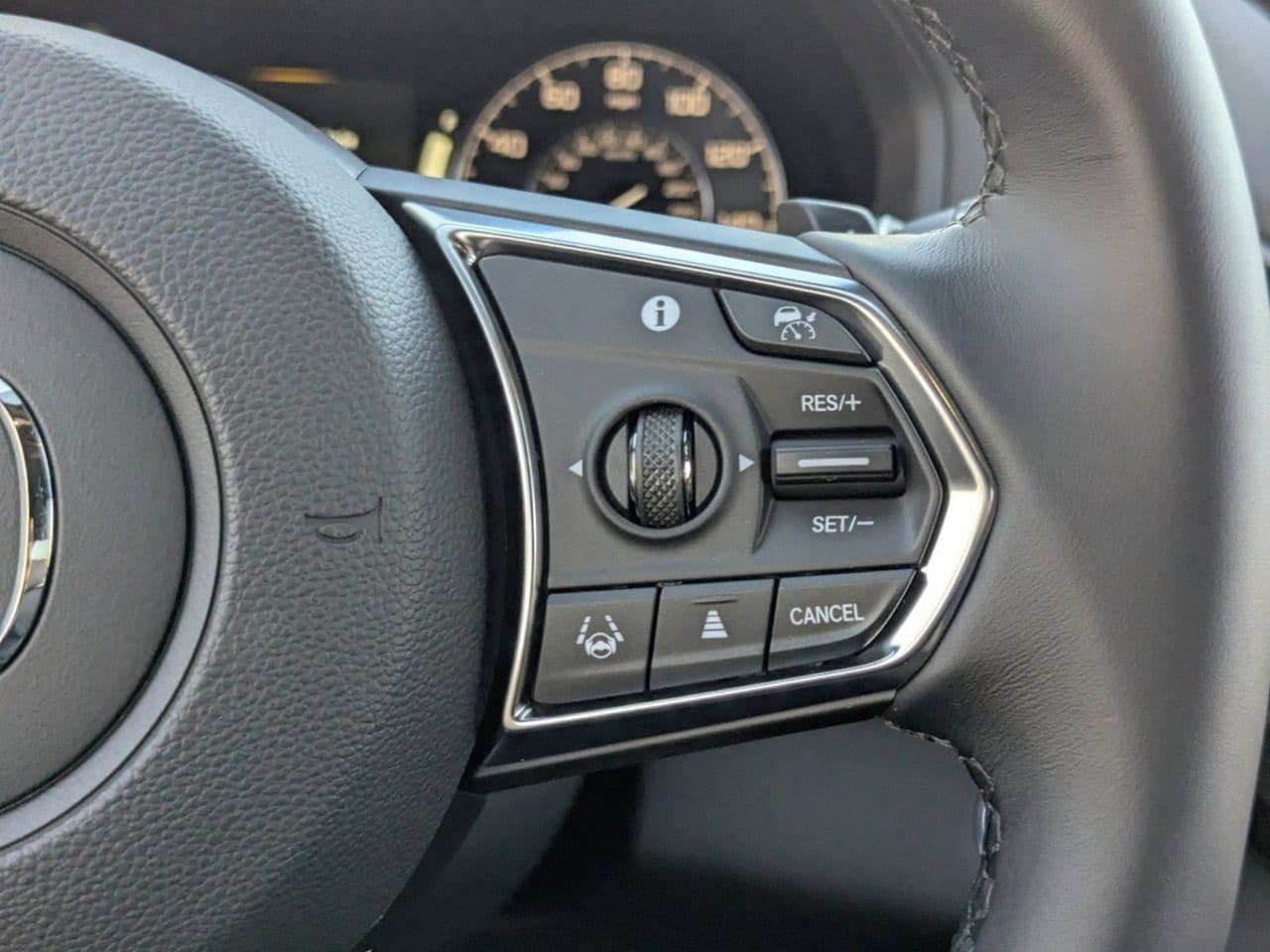 New 2026 Platinum White Pearl Acura SH-AWD image 30