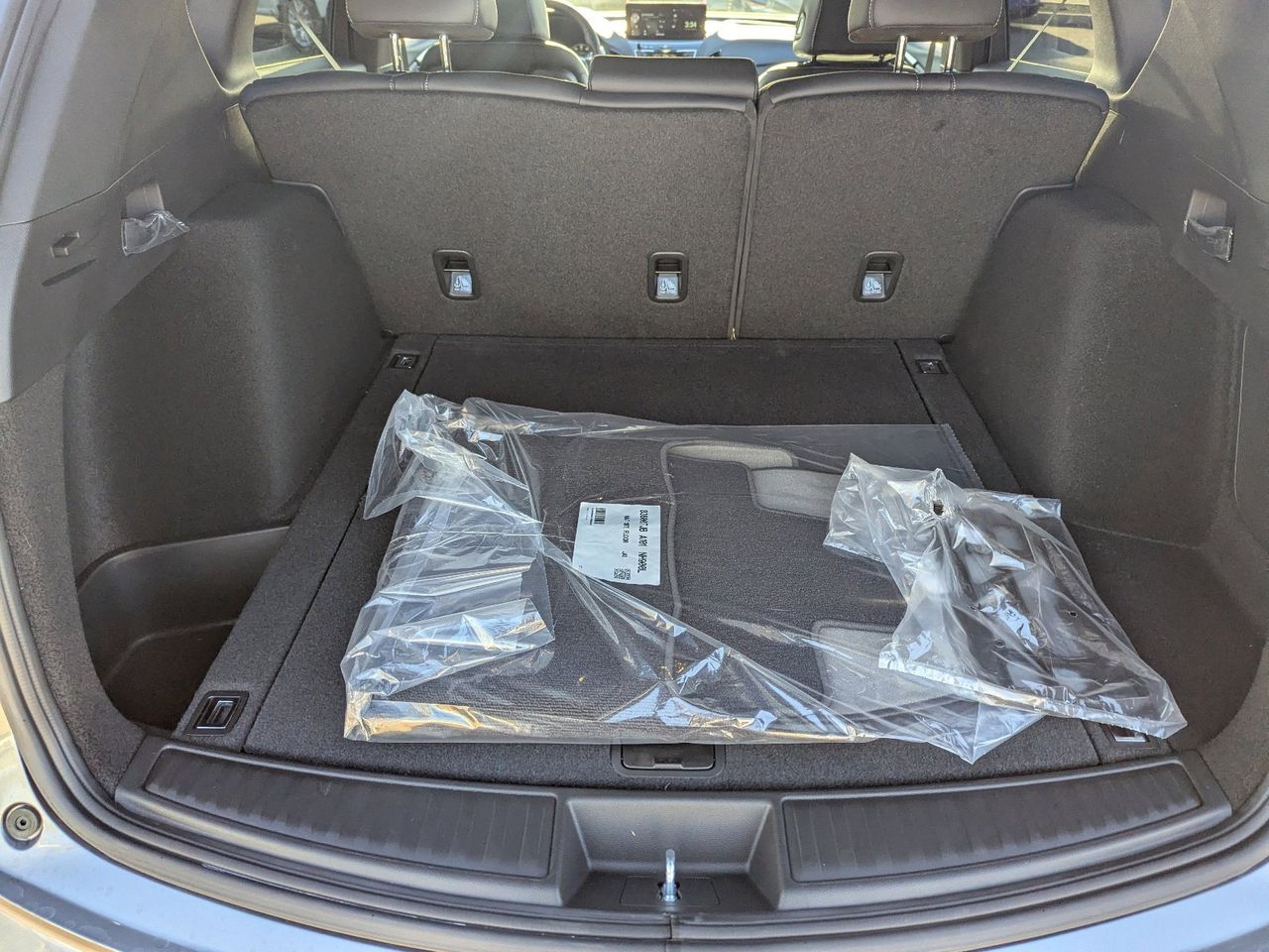 New 2026 Platinum White Pearl Acura SH-AWD image 13