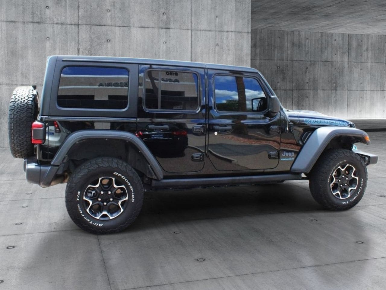 Used 2021 Black Clearcoat Jeep Unlimited Rubicon 4xe image 6