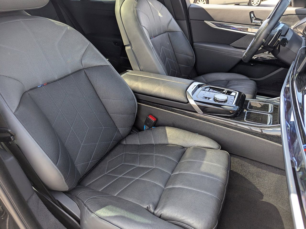 Used 2024 Black Sapphire Metallic BMW 740i image 11