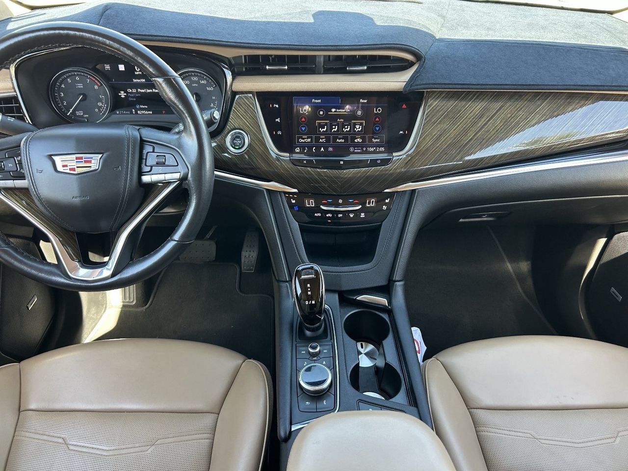 Used 2021 Crystal White Tricoat CADILLAC Premium Luxury image 18