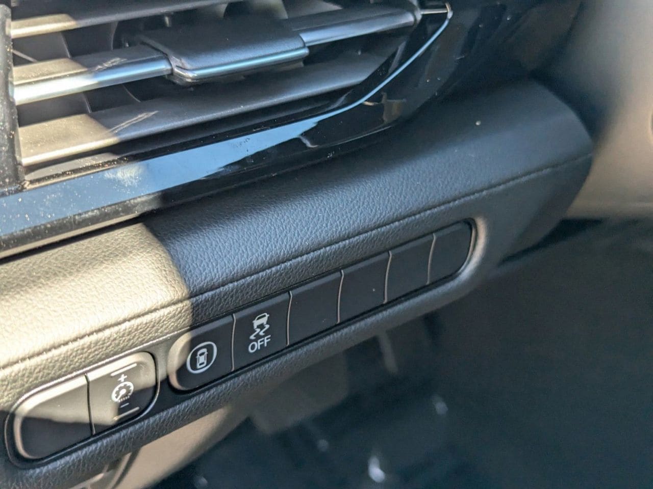 New 2026 Platinum White Pearl Acura SH-AWD image 17