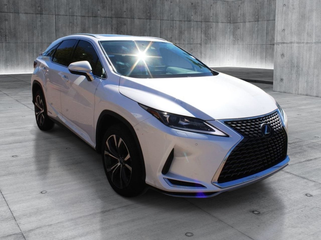 Used 2021 Eminent White Pearl Lexus 450h image 10