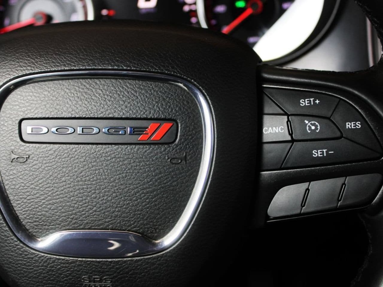 Used 2016 Bright White Clearcoat Dodge SE image 25