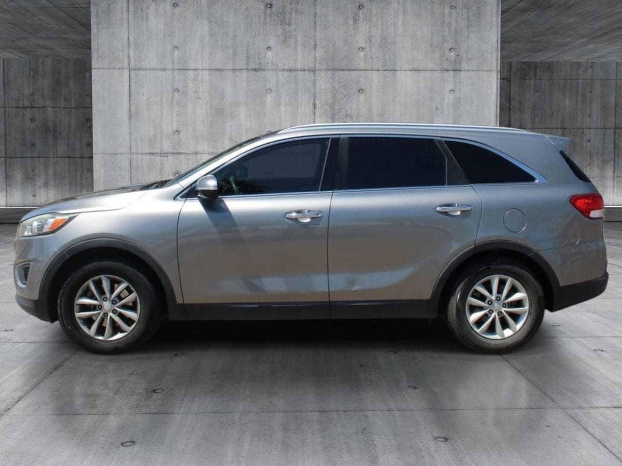 Used 2018 Kia Sorento LX with VIN 5XYPG4A51JG389013 for sale in Peoria, AZ