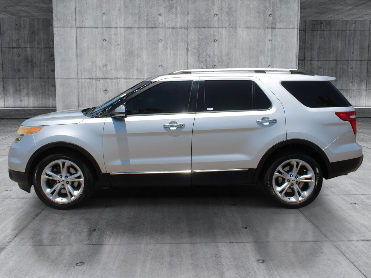 Used 2014 Ford Explorer Limited with VIN 1FM5K7F89EGB79557 for sale in Peoria, AZ