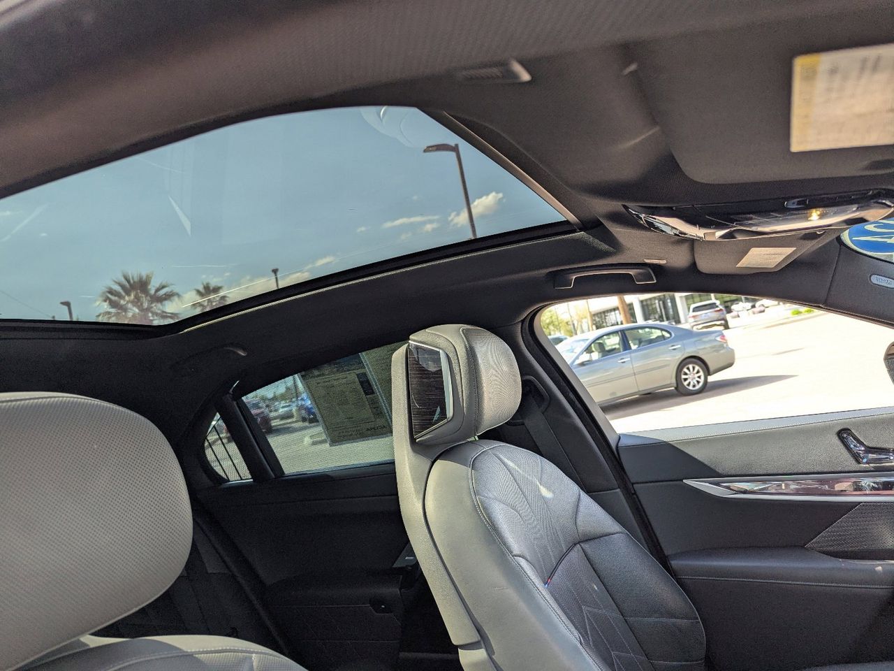 Used 2024 Black Sapphire Metallic BMW 740i image 10