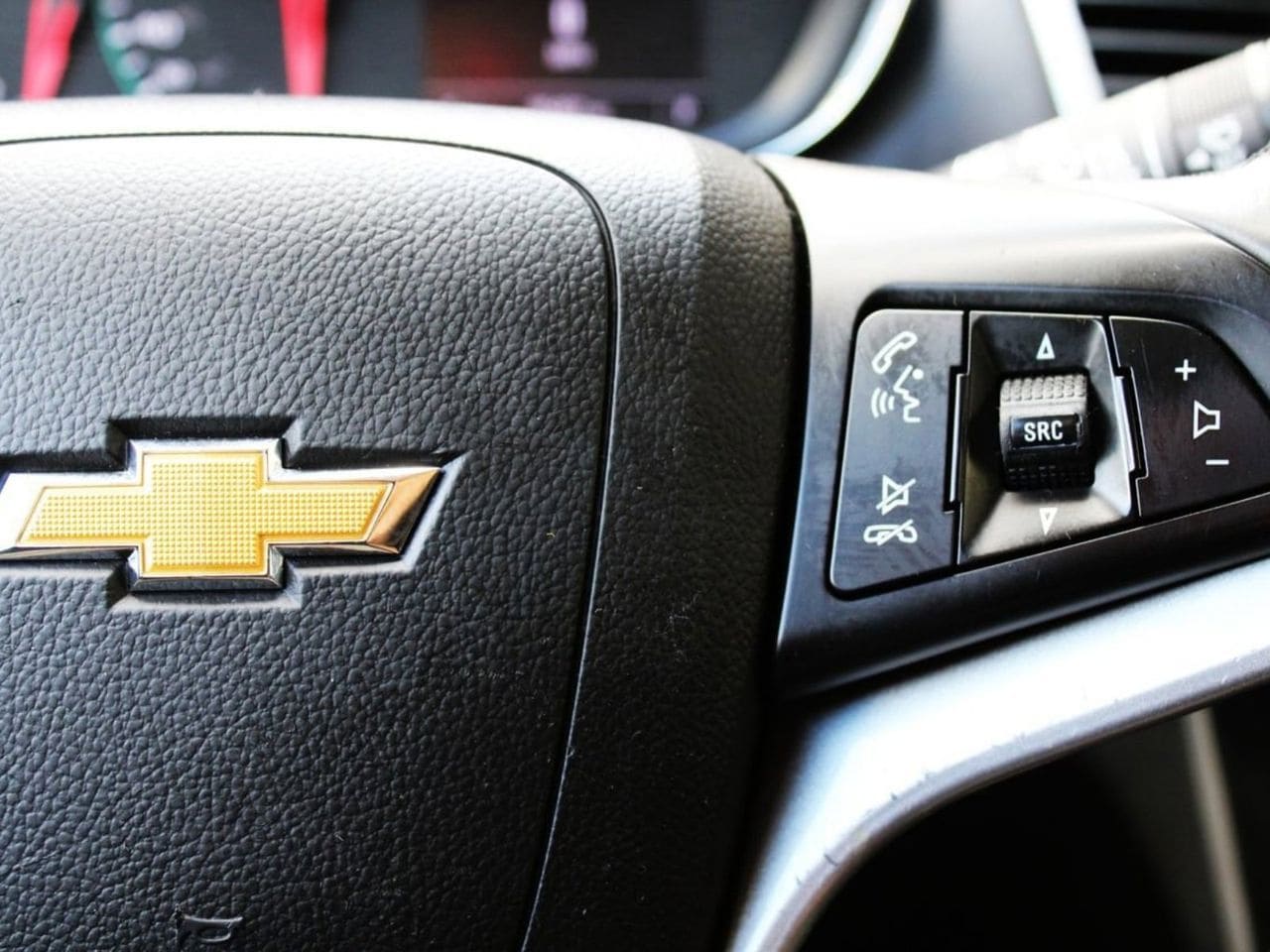 Used 2021 Silver Ice Metallic Chevrolet LT image 20