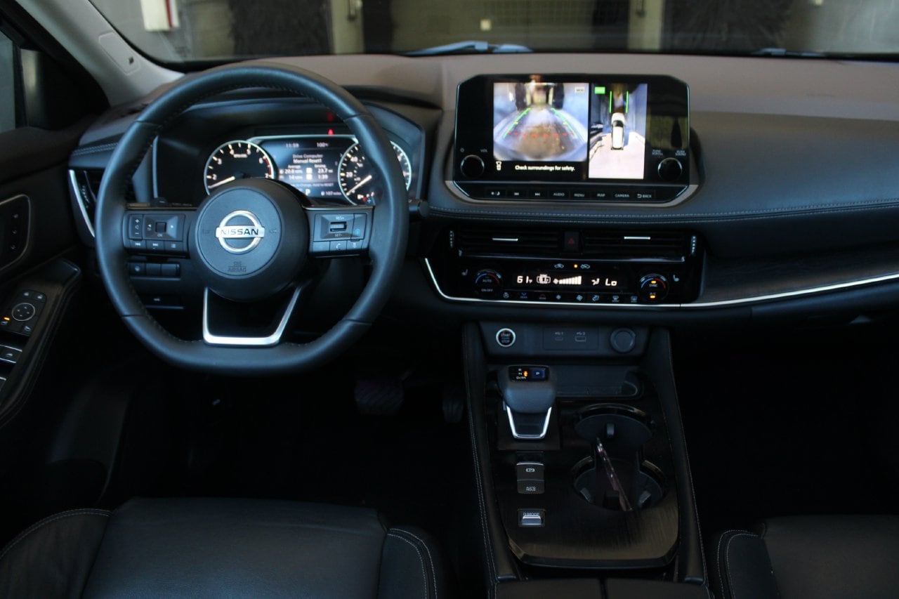 Used 2021 Super Black Nissan SL image 17