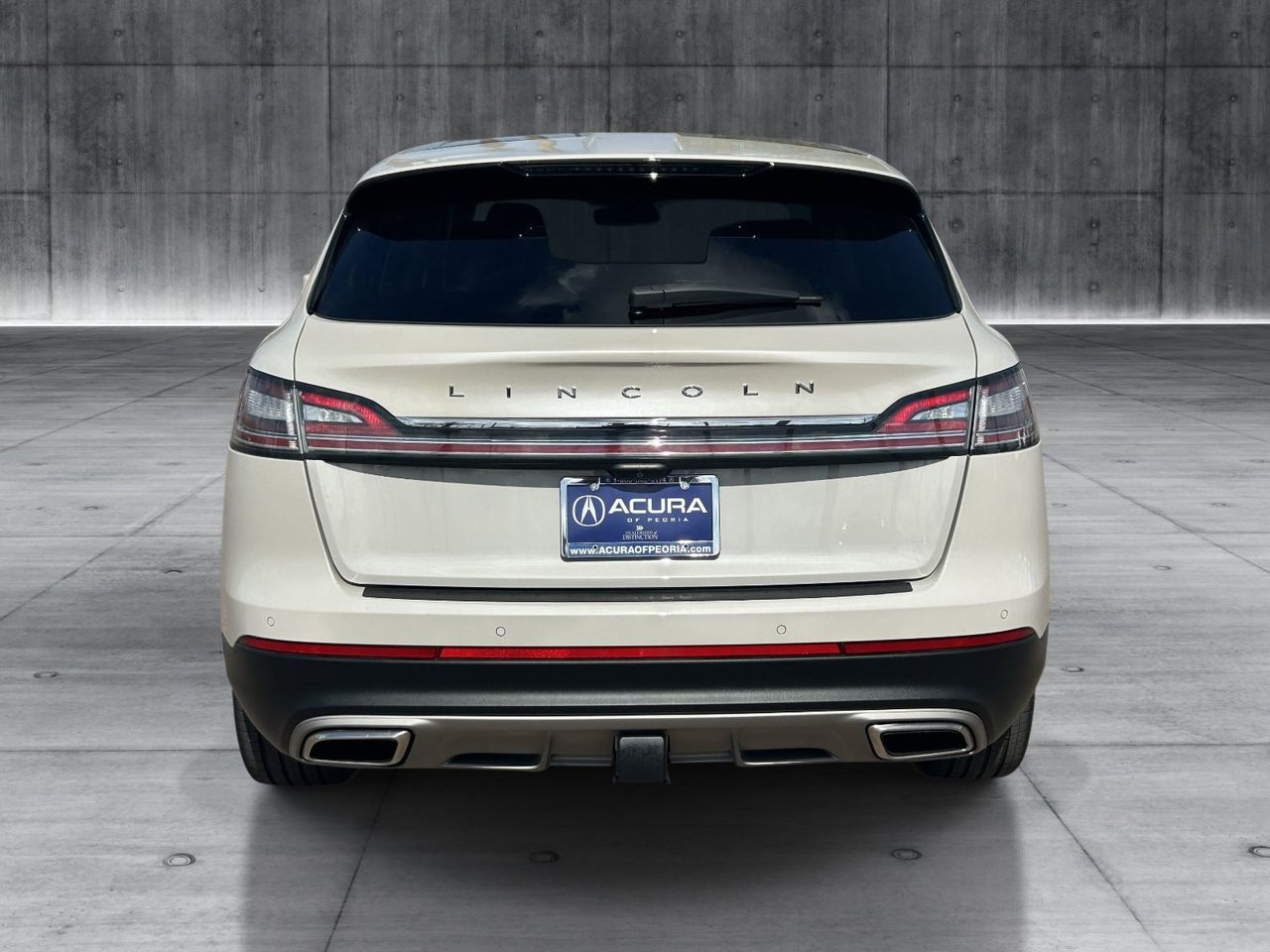 Used 2022 Ceramic Pearl Metallic Tinted Clearcoat Lincoln Reserve image 4