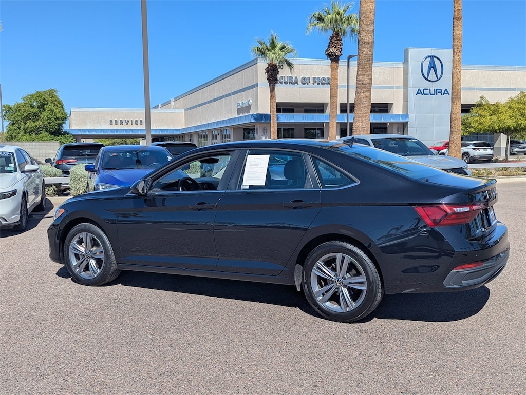Used 2024 Volkswagen Jetta 1.5T SE Sedan