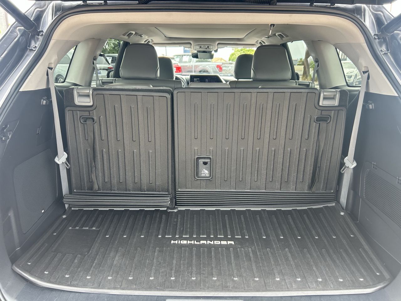 Used 2023 Magnetic Gray Metallic Toyota Platinum image 10