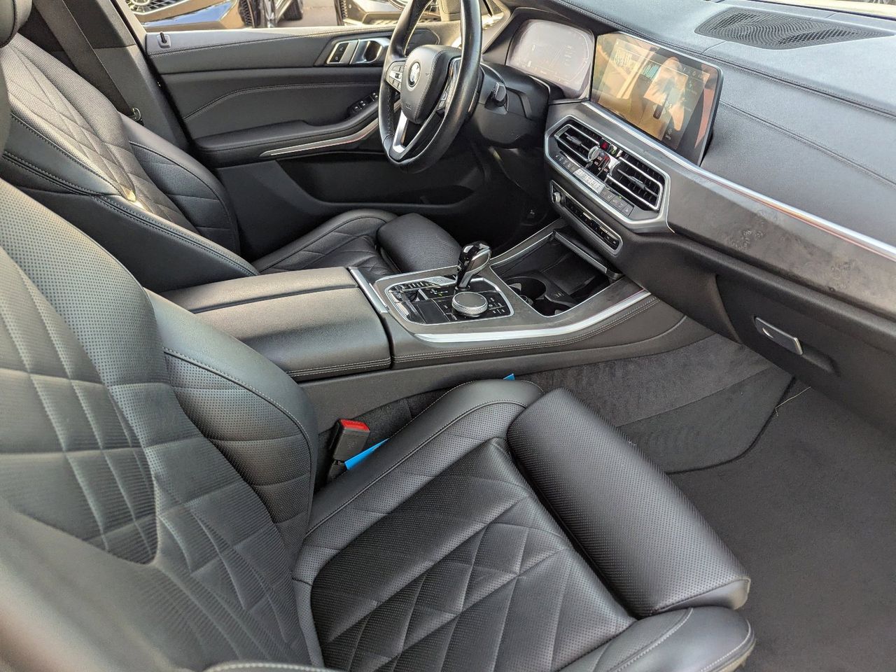 Used 2023 Black Sapphire Metallic BMW sDrive40i image 14