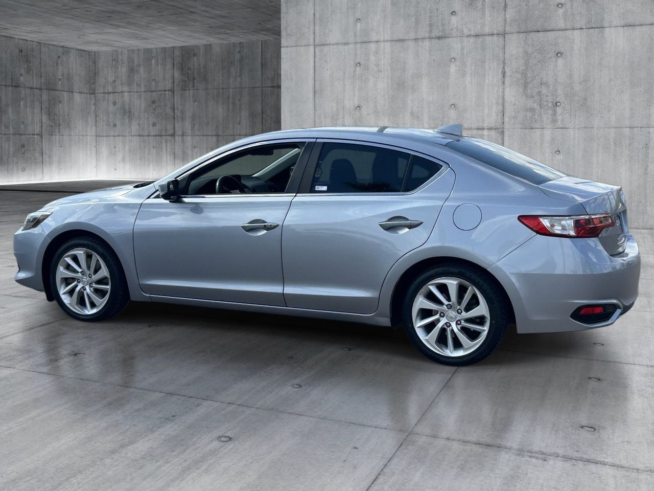 Used 2016 Slate Silver Metallic Acura 2.4L image 3