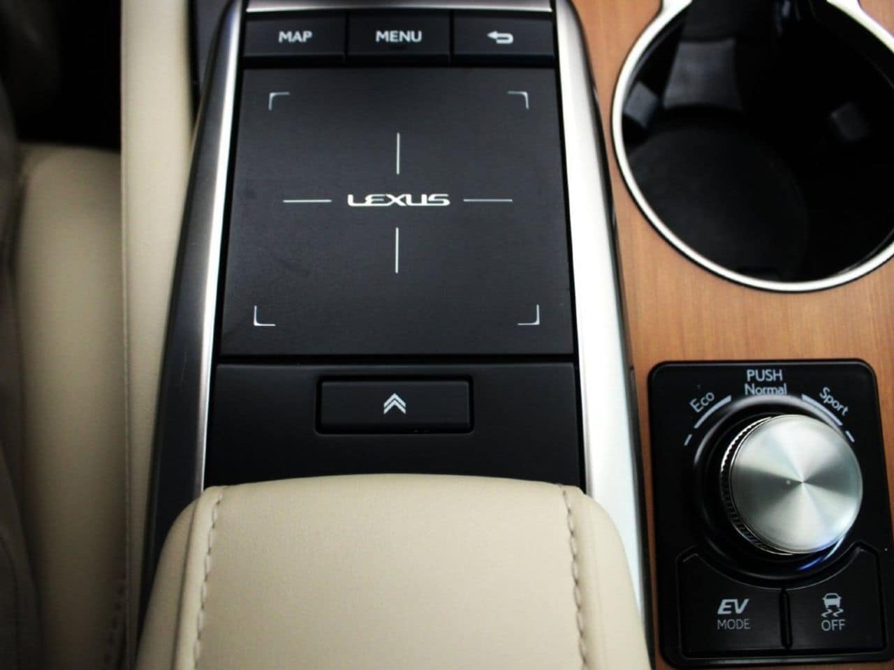 Used 2021 Eminent White Pearl Lexus 450h image 32