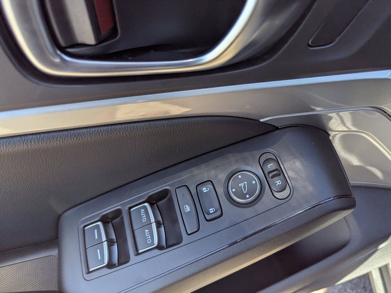 Certified Used 2025 Liquid Carbon Metallic Acura Premium image 27