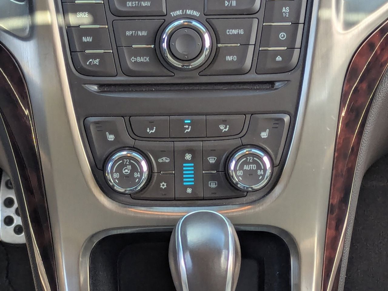 Used 2014 White Diamond Tricoat Buick Premium Group image 21