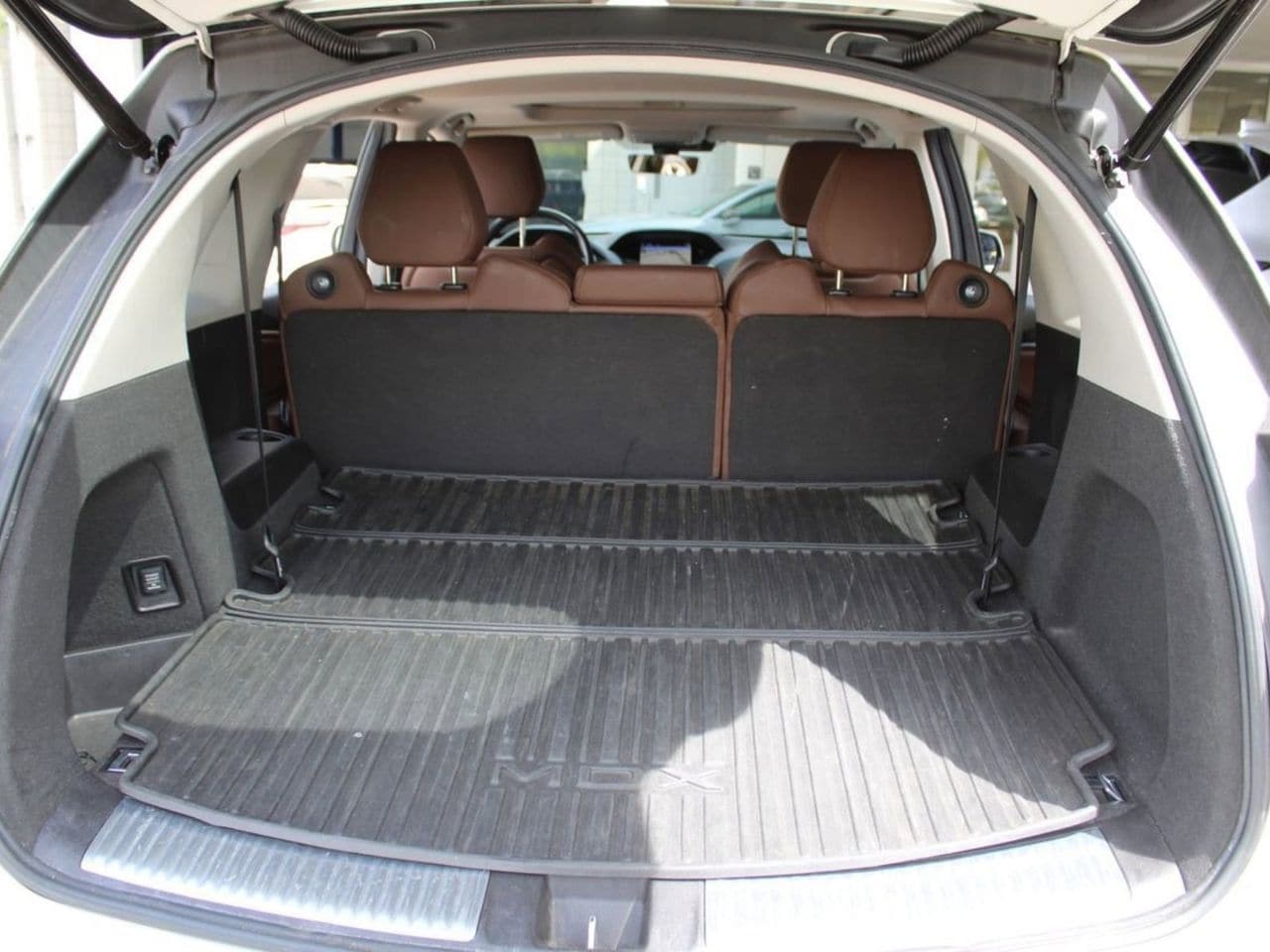 Used 2017 White Diamond Pearl Acura 3.5L w/Technology Package image 11