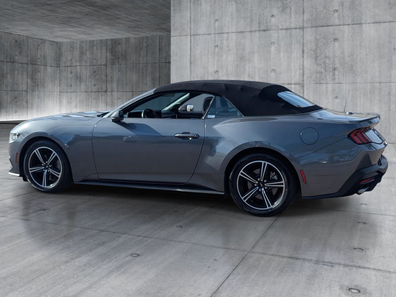 Used 2024 Gray Metallic Ford Ecoboost Premium image 3