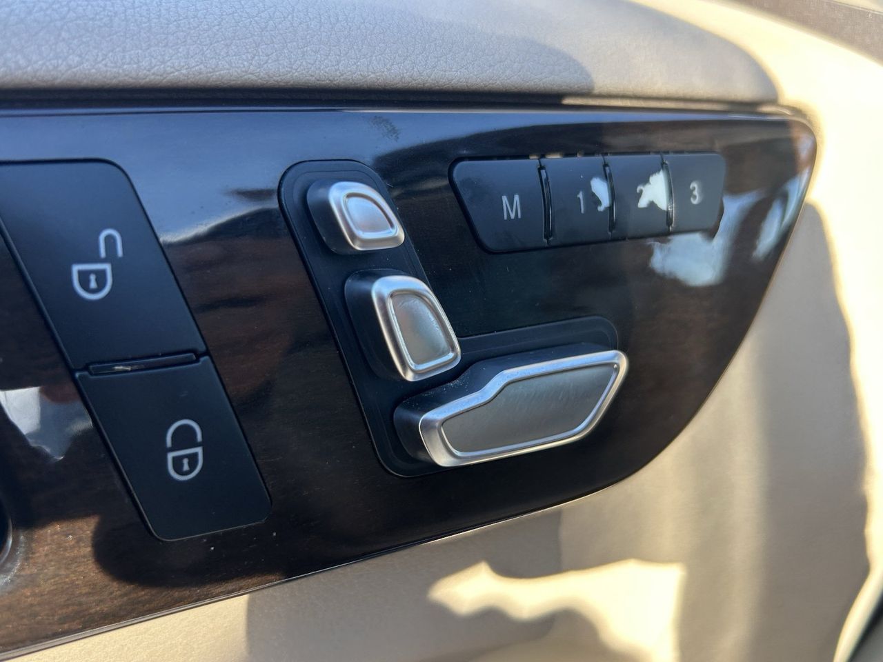 Used 2018 Lunar Blue Metallic Mercedes-Benz GLE 350 4maticÂ® image 31