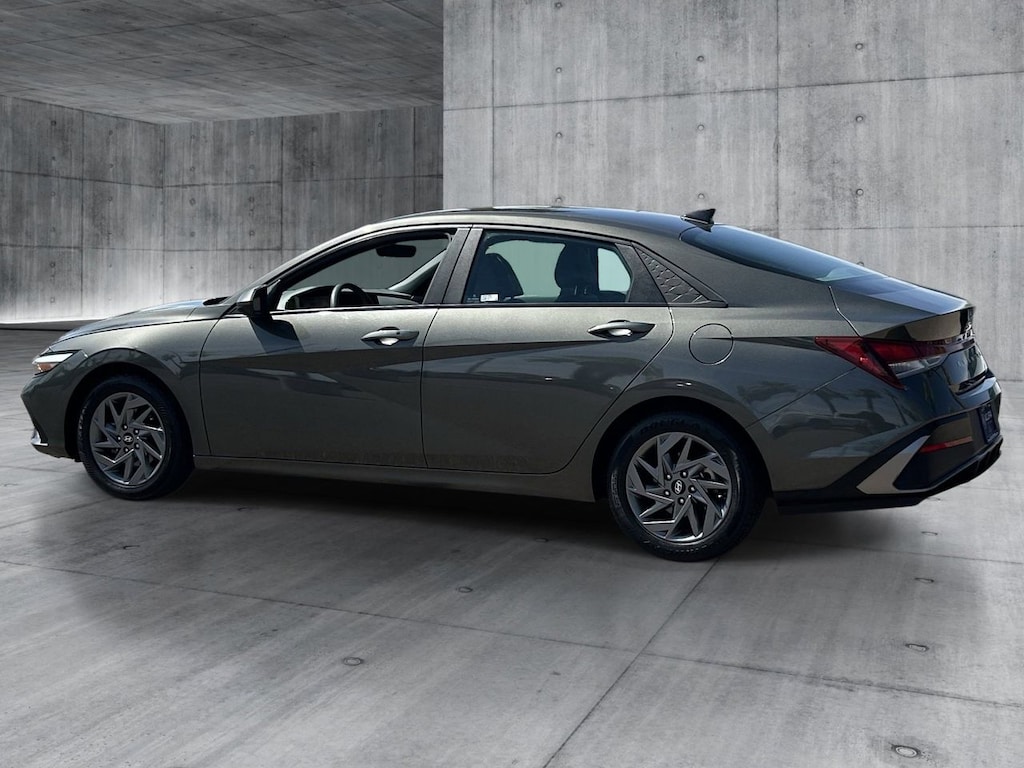 Used 2024 Hyundai Elantra SEL Sedan