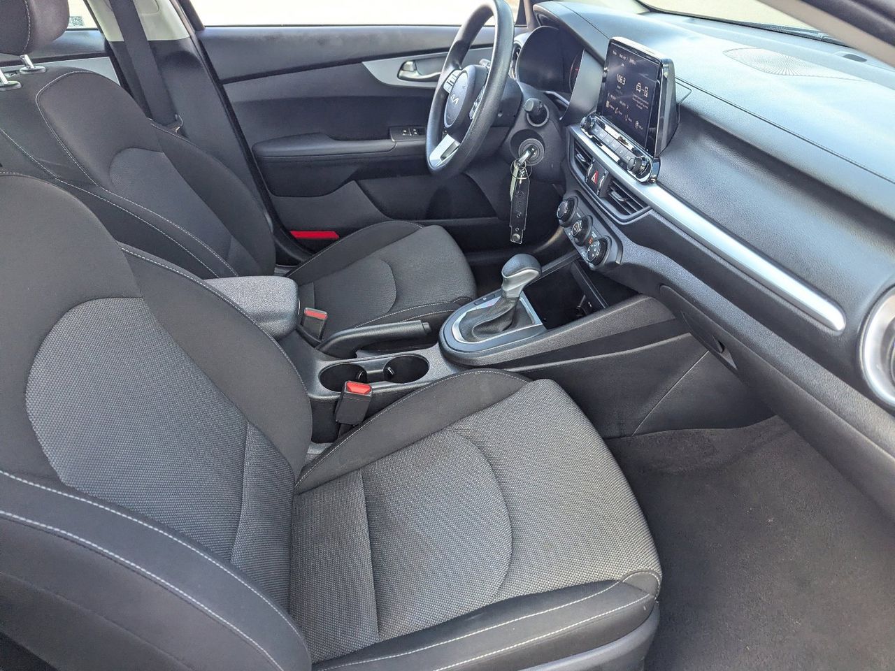 Used 2024 Gravity Gray Kia LXS image 11