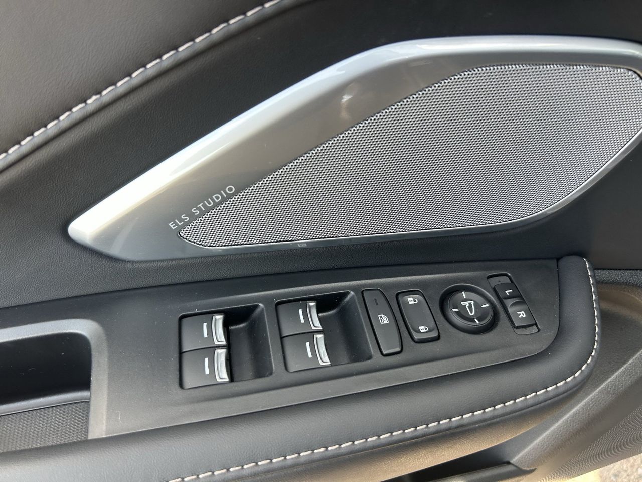 Used 2024 Liquid Carbon Metallic Acura Technology Package SH-AWD image 32