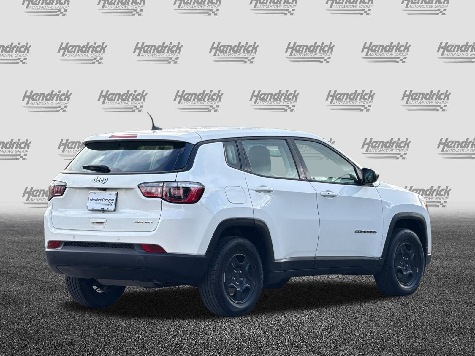 2018 Jeep Compass Sport photo 2