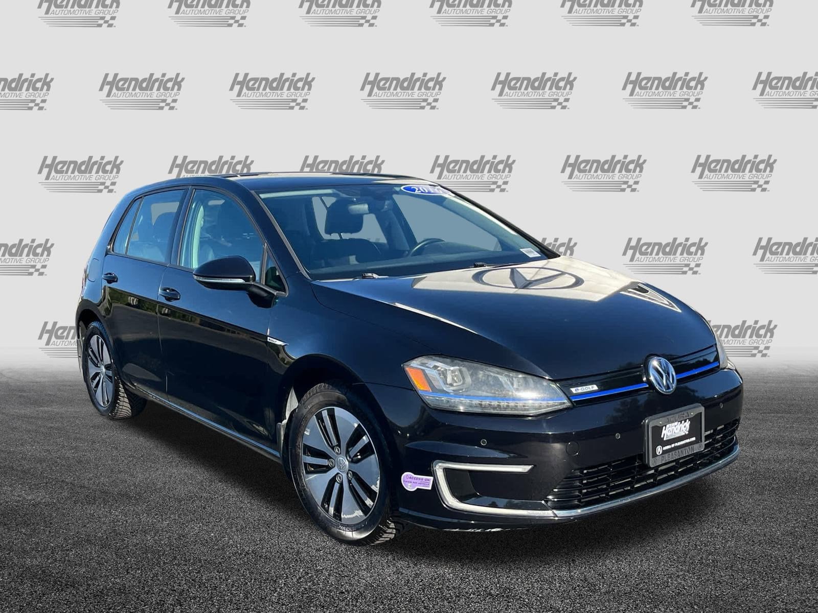 Used 2016 Volkswagen e-Golf e-Golf SEL Premium with VIN WVWPP7AU6GW915365 for sale in Pleasanton, CA