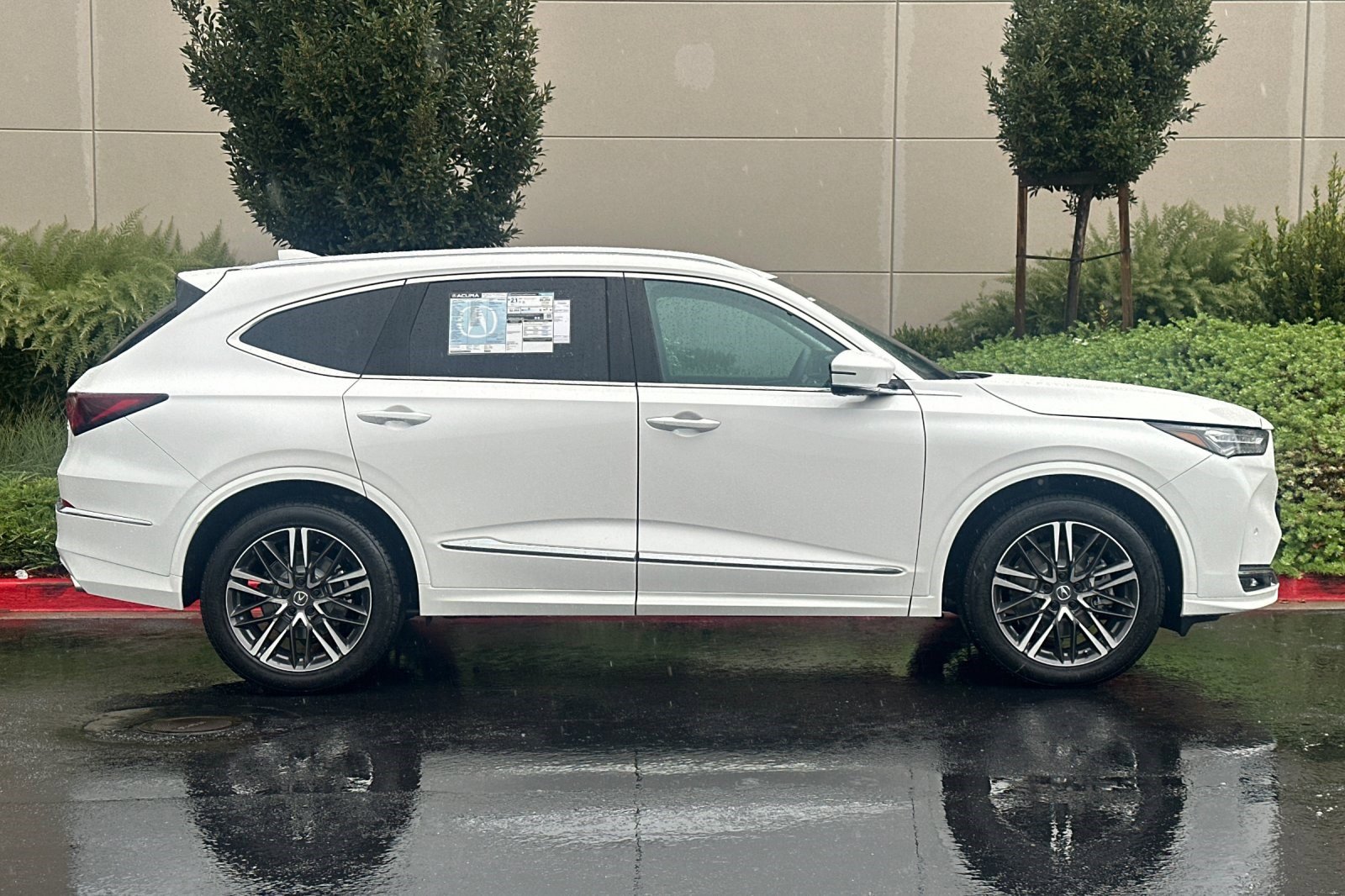 2026 Acura MDX SH-AWD Advance photo 2