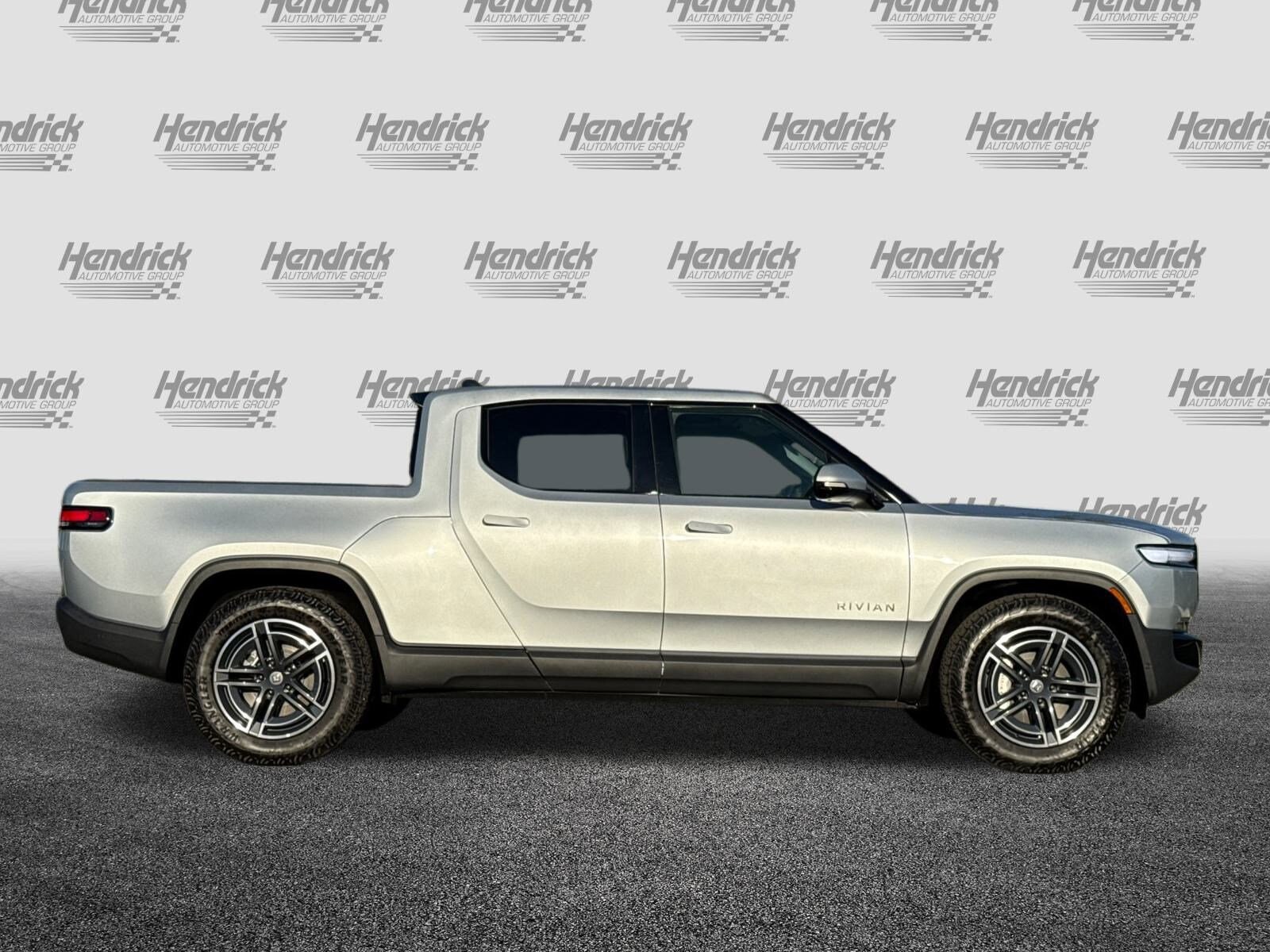 2025 Rivian R1T Adventure photo 2