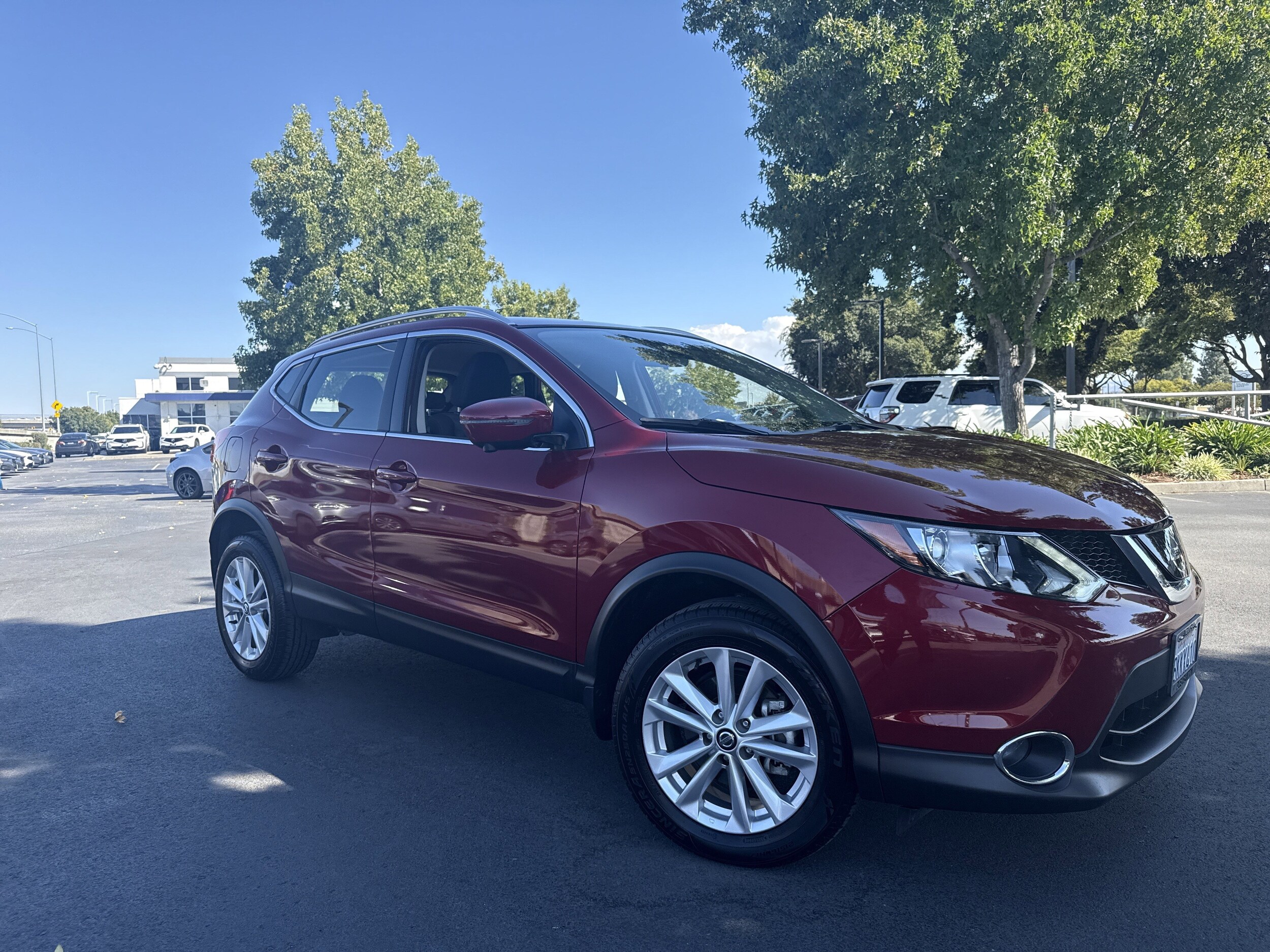2019 Nissan Rogue Sport SV photo 2