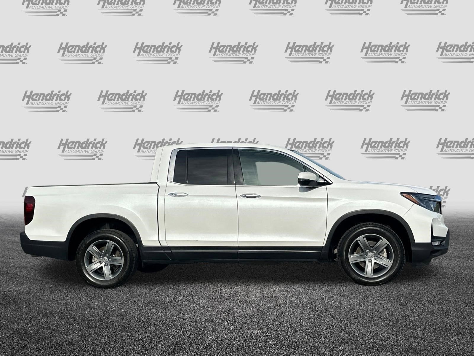 2023 Honda Ridgeline photo 2