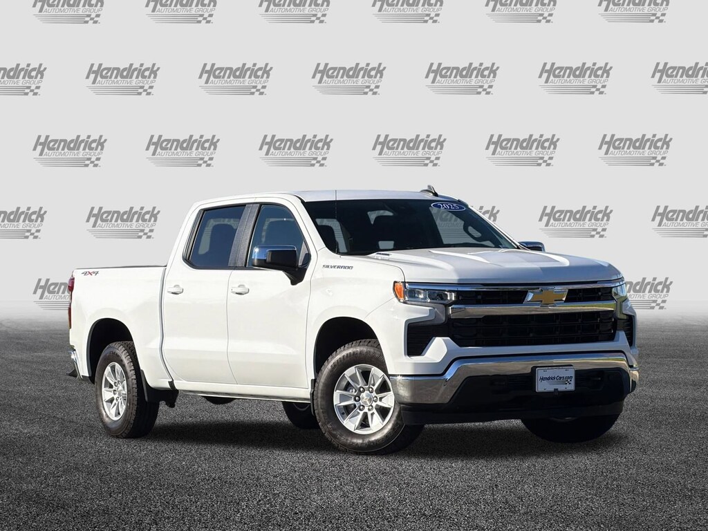 Used 2025 Chevrolet Silverado 1500 LT 4WD Crew Cab Pickup